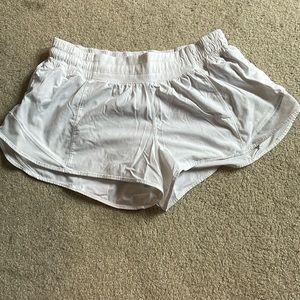 Lululemon Hotty Hot 2.5” size 8